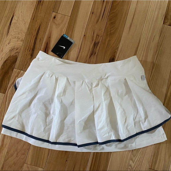 Nike tennis skirt - Picture 2 of 3